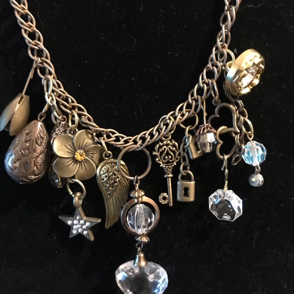 Unique Necklace with matching Earrings & Bracelet - Picture 2 of 4